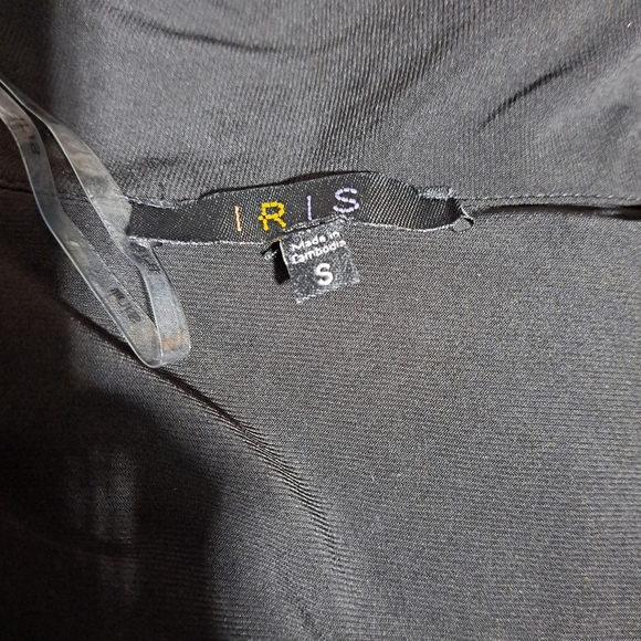 #0999 Sz S IRIS Black Women's Top / Adjustable Sleeves - Picture 10 of 10